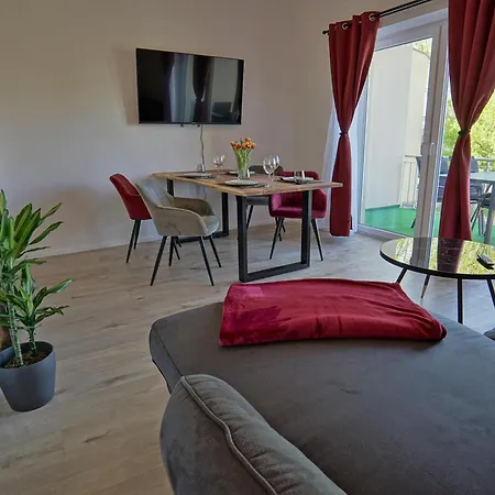 Apartament Hogulu - 3 - Raum - App 26 Mit Balkon In Der Naehe Der Jahrtausendbruecke Brandenburg (Brandenburg an der Havel)