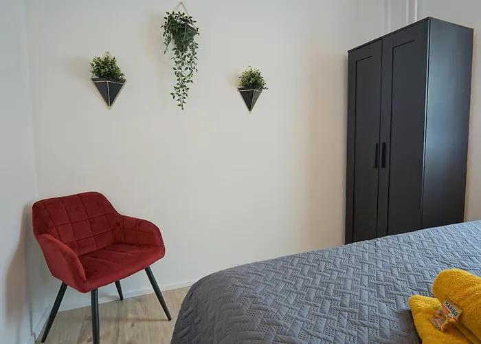 Apartamento Hogulu - 2 - Raum - App 26 Mit Balkon In Der Naehe Der Jahrtausendbruecke *